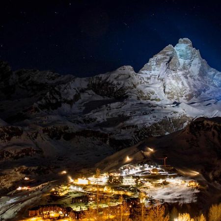 شقة Monolocale La Terrazza Sulla Neve-Cervinia بيريوِل تْشيرفينيا المظهر الخارجي الصورة